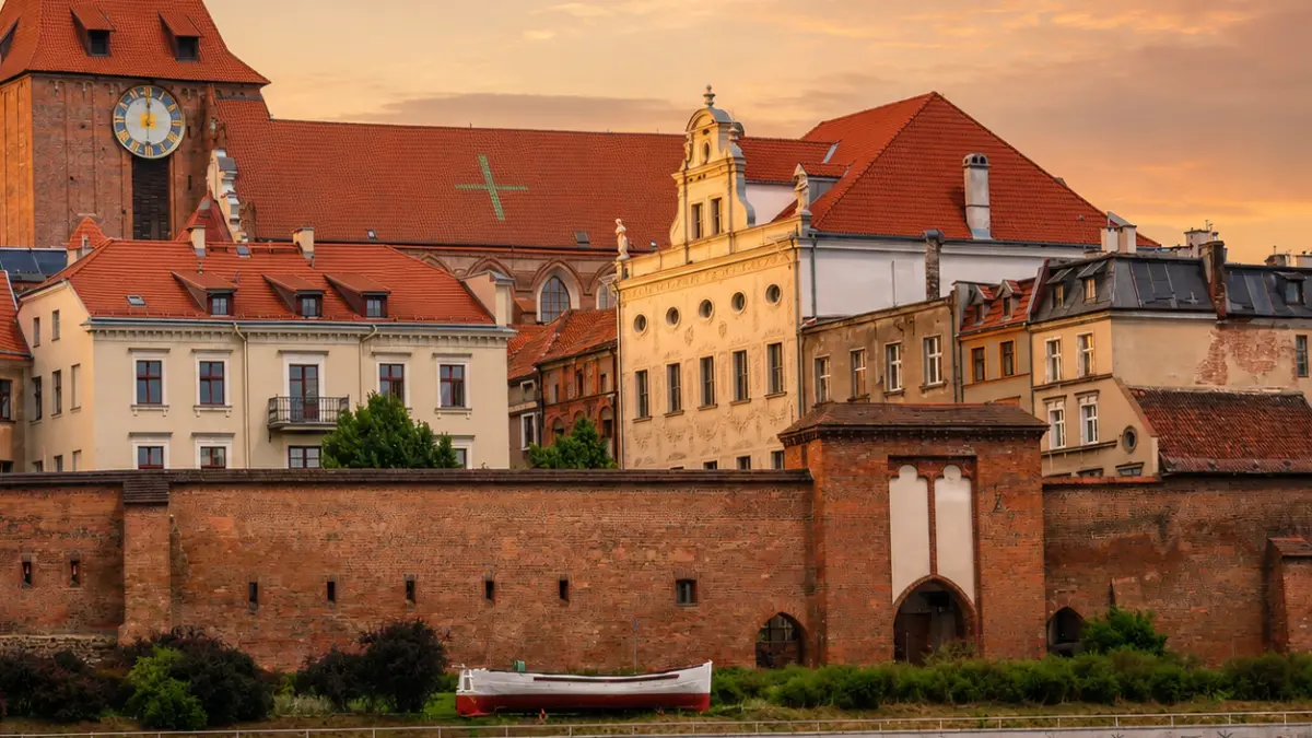 Brama Żeglarska widziana od strony Wisły