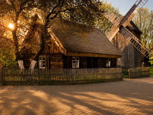 Skansen i Muzeum Etnograficzne