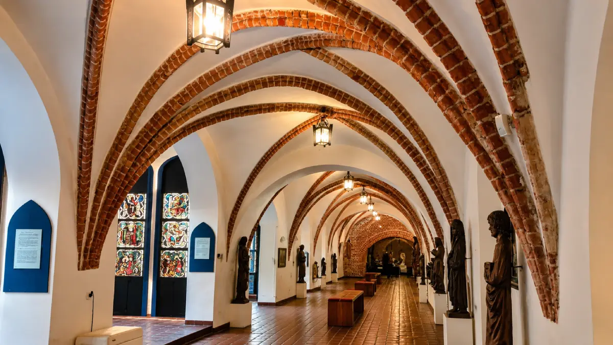 Wspaniałe gotyckie sklepienia we wnętrzach Muzeum Okręgowego w Toruniu