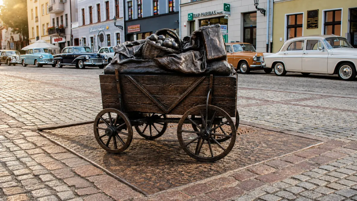 Wózek z filmu Prawo i pięść w Toruniu